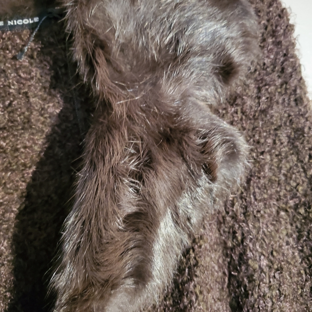 sweater - Picture 2 of 3